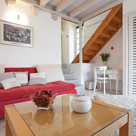 Σπίτι διακοπών In With Kitchen Ντουμπρόβνικ