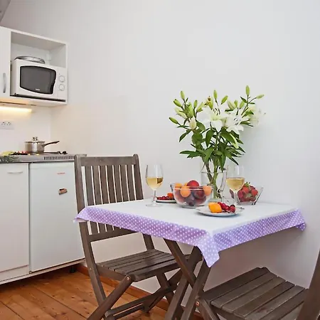 In With Kitchen