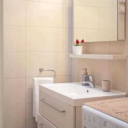 In With Kitchen